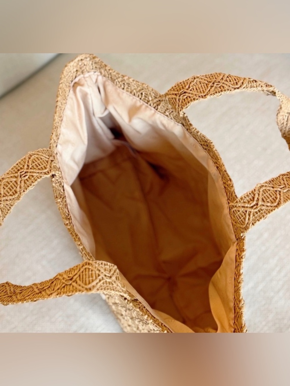 Dior Raffia-Style Woven Mini Tote Bag| Beige | From Beauty
Limited Edition - Picture 4 of 9